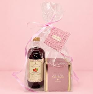 Presentset Glad Sommar i cellofan (saft & hallontryfflar)